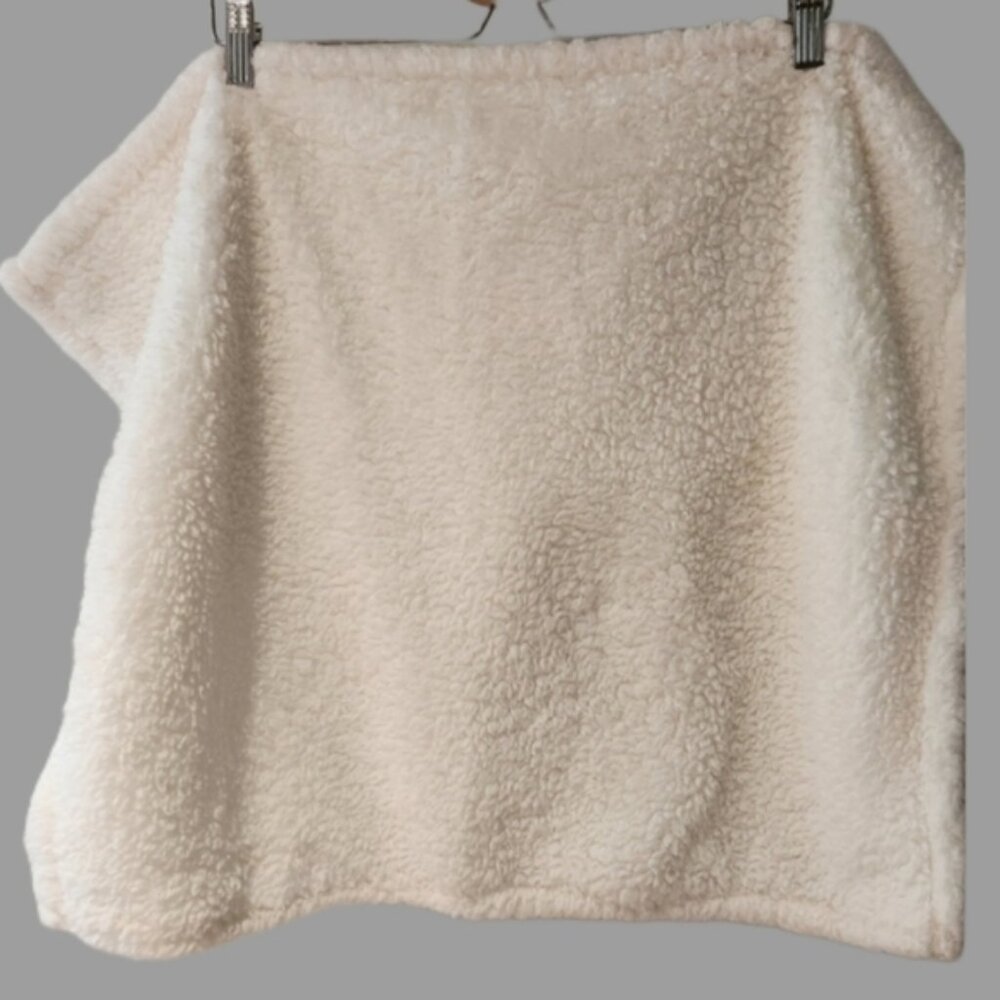 UGG Discontinued Nwot Sherpa Pillow‎ Case